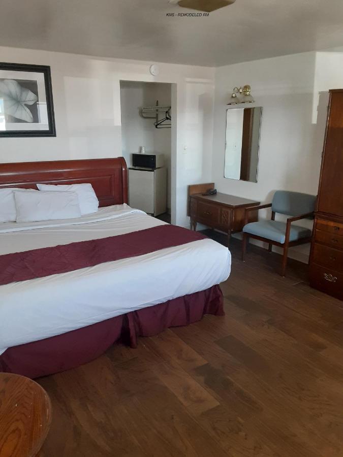 Hotel Blue Top Inn Stevens Point Bagian luar foto