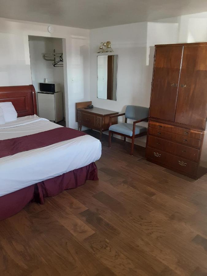 Hotel Blue Top Inn Stevens Point Bagian luar foto