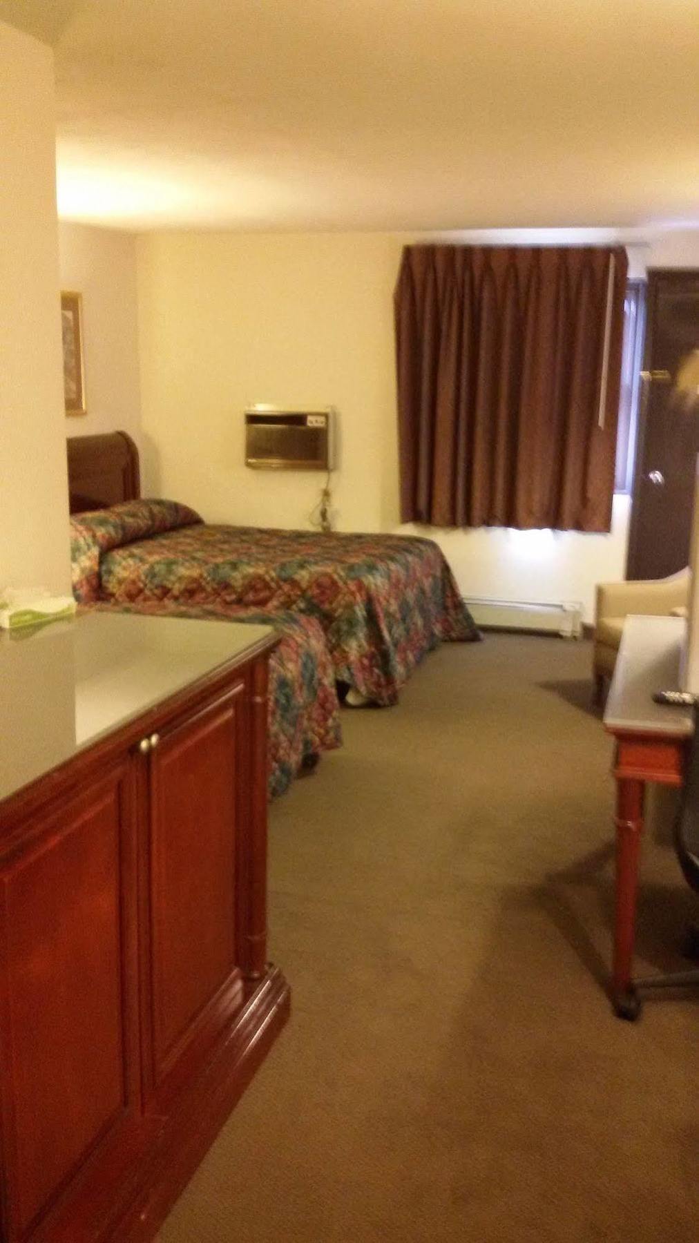 Hotel Blue Top Inn Stevens Point Bagian luar foto